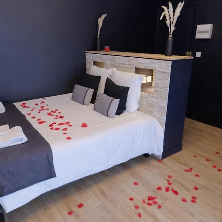 & - Balneo - Queen Size - Cocooning * Aulnat